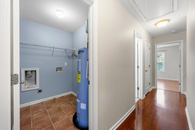 Building Photo - 2415 Clock Face Ct