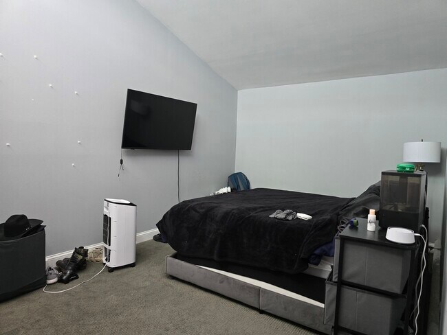 Building Photo - 1319 Ogden Ave