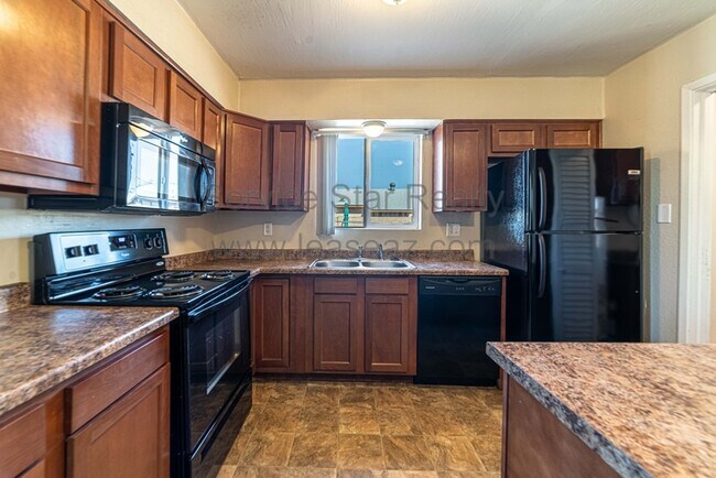 Building Photo - 507 S Hunt Dr