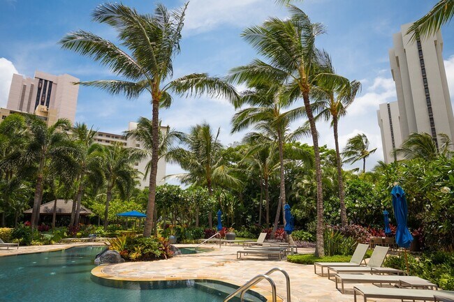Building Photo - Fully Furnished 2 bedroom in Waikiki! One-...