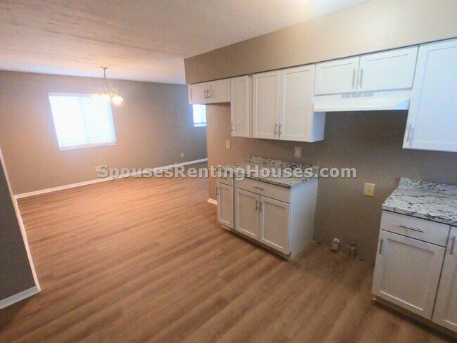 Building Photo - 1948 Dayton Ave