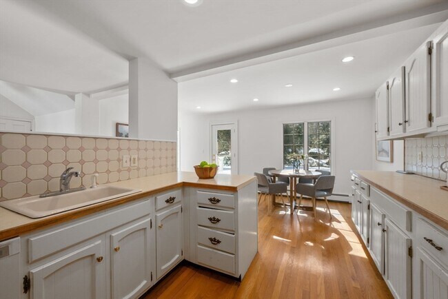 Building Photo - 48 Miller Rd