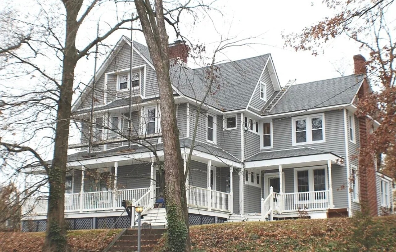 Building Photo - 426 Cornelia St