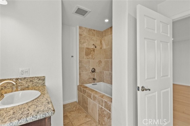 Building Photo - 1138 Lakeview Dr