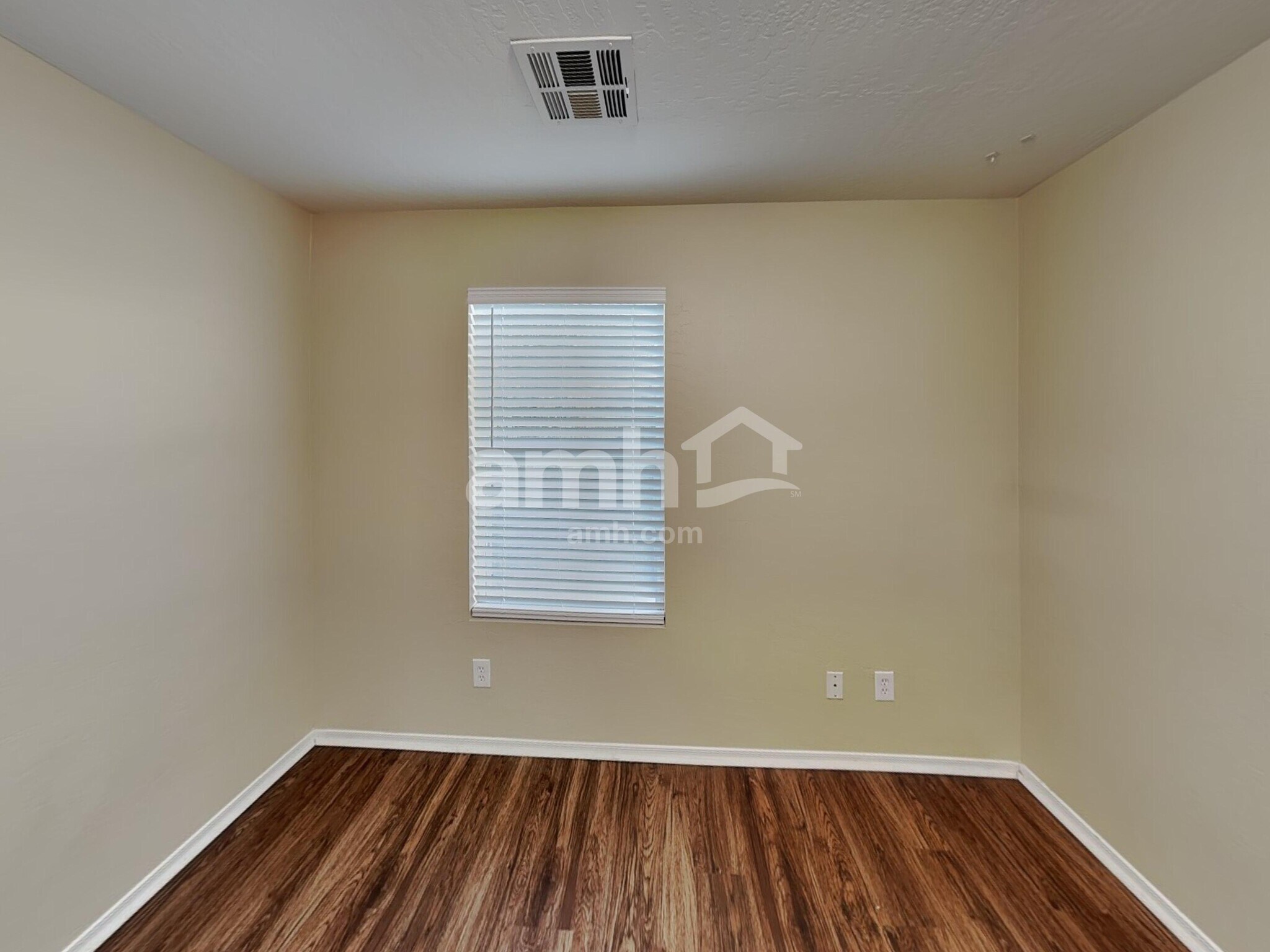 Building Photo - 14954 W Charter Oak Rd