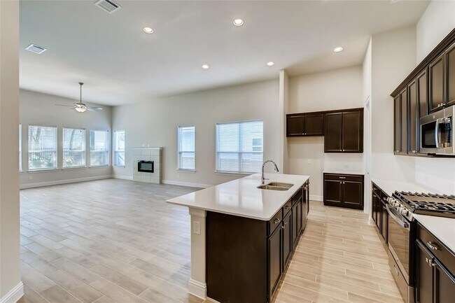 Building Photo - 601 C-Bar Ranch Trl