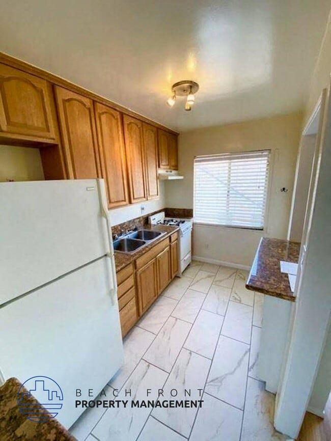 Building Photo - 529-541 S. El Molino Ave.