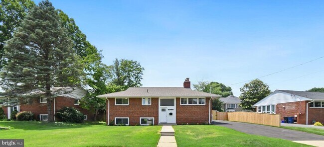 Building Photo - 10228 Farnham Dr