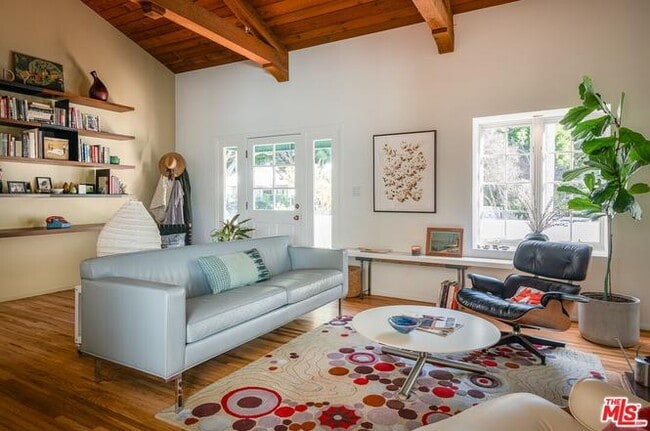 Building Photo - 2337 Hill St