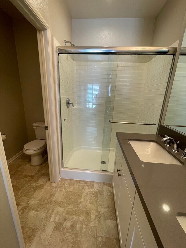 Building Photo - 8850 Olive Ln