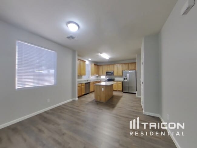 Building Photo - 4360 E Carla Vista Dr