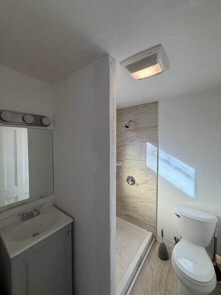 Building Photo - 17 Cushman Rd