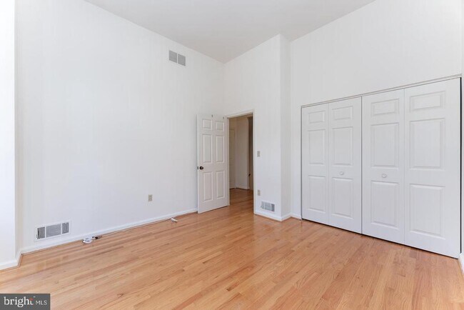Building Photo - 2020 Walnut St