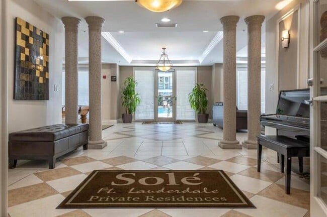 Building Photo - 533 NE 3rd Ave