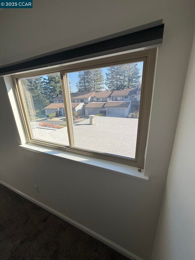 Building Photo - 105 Via Cabrera Ln