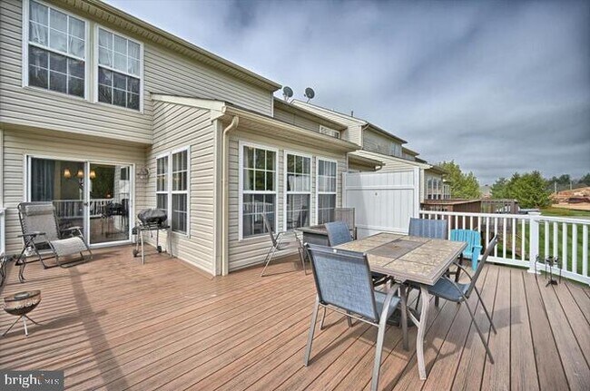 Building Photo - 509 Fox Trail
