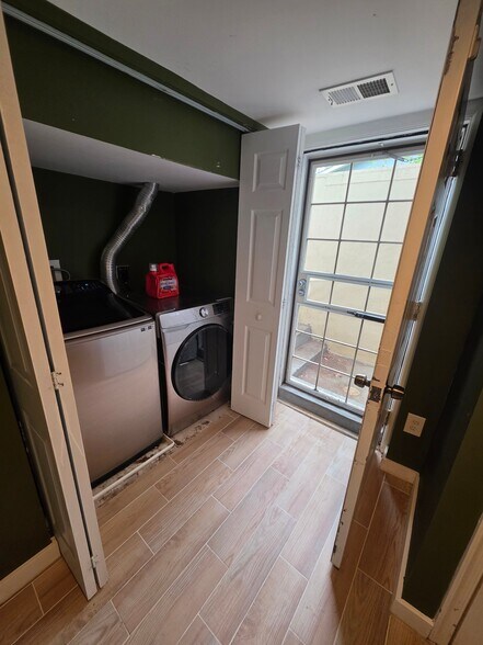 Building Photo - 7509 Lenham Dr