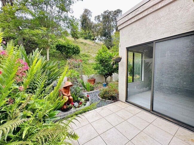 Building Photo - Serene Retreat in the Oaks North 55+ Community: Discover Your Dream Home!