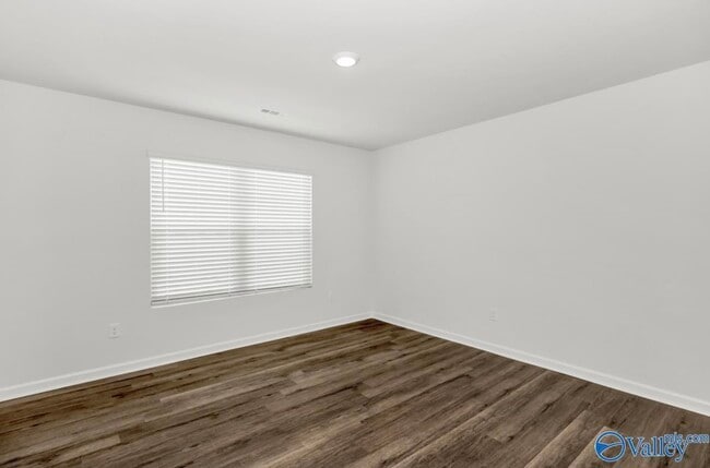 Building Photo - 217 Bay Pine Dr