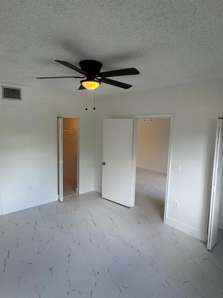 Building Photo - 3221 Sabal Palm Manor
