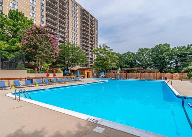 Building Photo - 5500 Holmes Run Pkwy