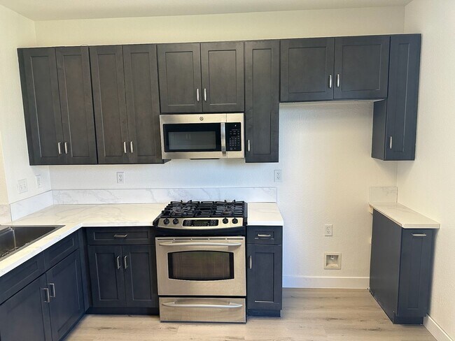 Building Photo - 2248 E La Vida Ave