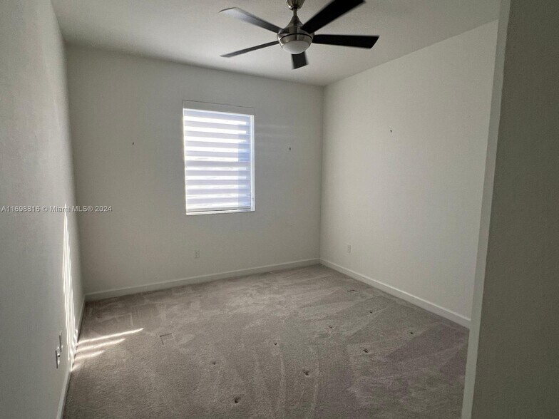 Building Photo - 256 SW 159th Ter