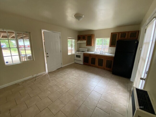 Building Photo - 29470 California 243 Unit 10