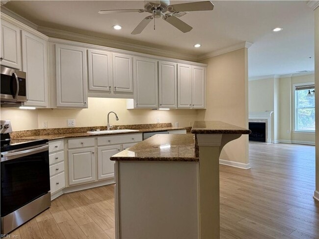 Building Photo - Coastal Comfort: Spacious 2-Bedroom Condo Retreat in Virginia Beach