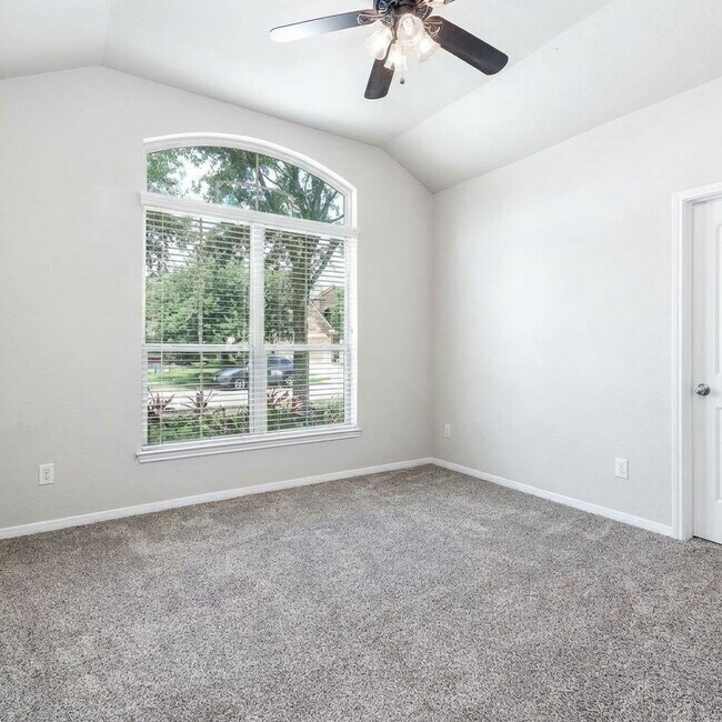 Building Photo - 21388 Timber Lodge Ln