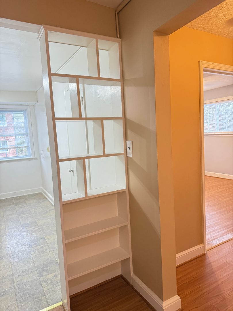 Building Photo - 8805 Plymouth St