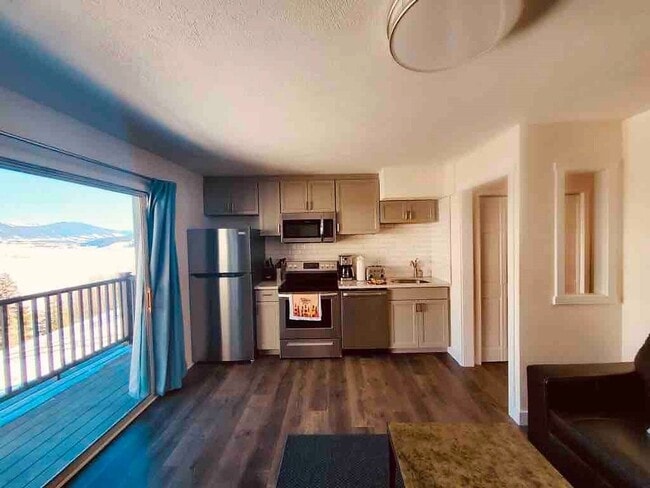 Building Photo - Long Term Rental- Summit Yacht Club 15K