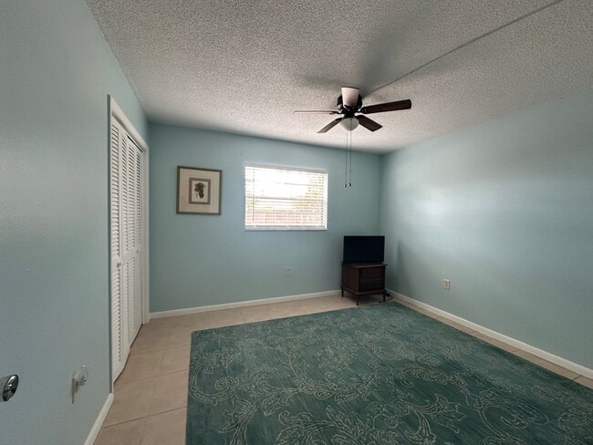 Building Photo - ANNUAL RENTAL - POINCIANA - PARTIALLY FURN...