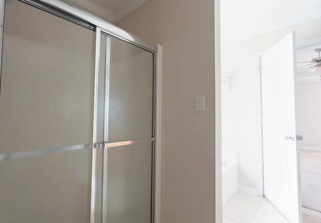 Building Photo - Southern Charm and Modern Comforts Await i...