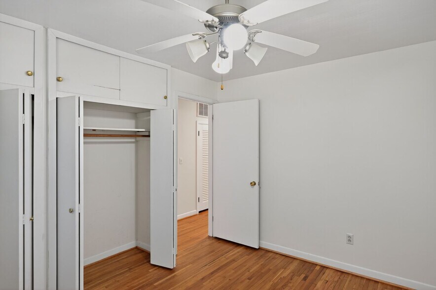 Building Photo - 1580 N Honeycutt St