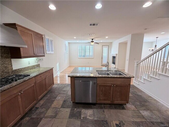 Building Photo - 2923 Maricopa St