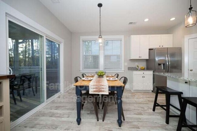 Building Photo - 225 Whirlaway Dr