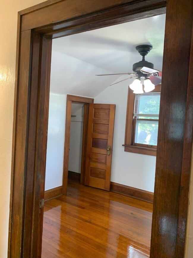 Building Photo - 1444 33rd St