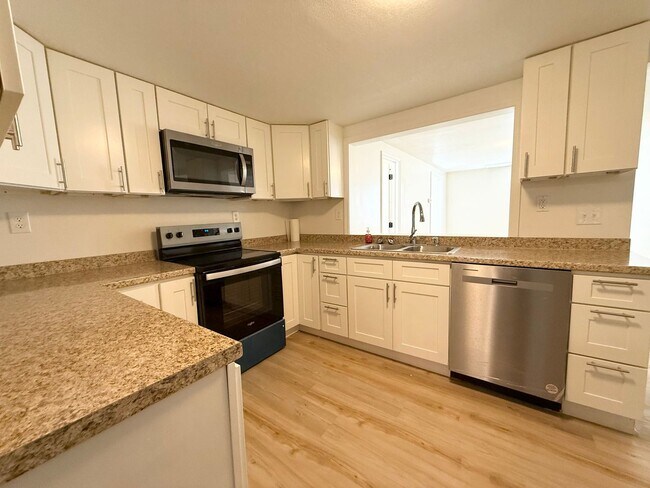 Building Photo - 443 Aud Orr Dr