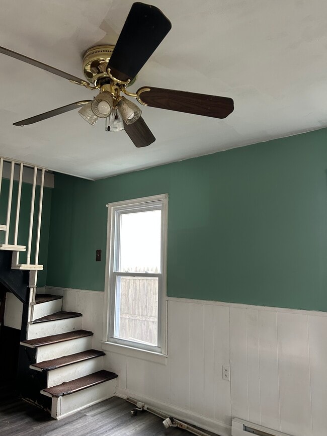 Building Photo - 201 Lock St