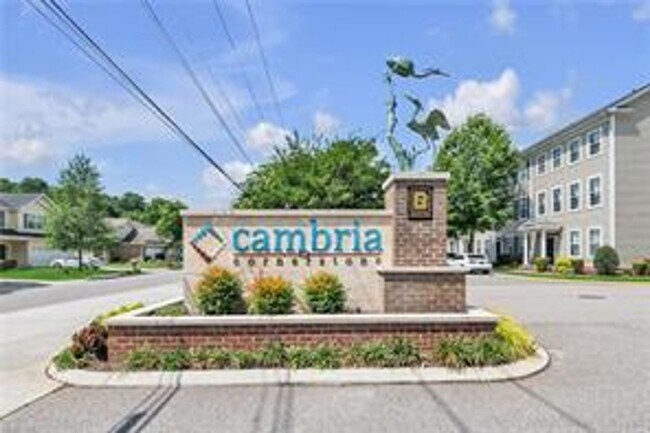 Building Photo - 4BD/3.5BA Gorgeous End Unit Townhouse with...