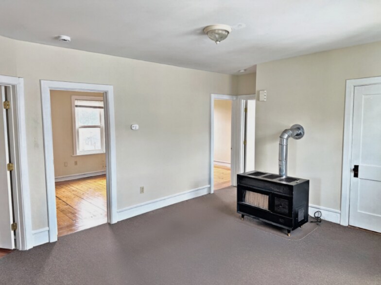 Building Photo - 528 Lawton St