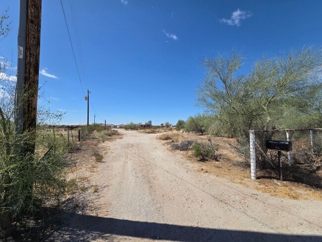 Building Photo - Queen Creek 3 bed / 2 bath on just under 5 Acres! No HOA!