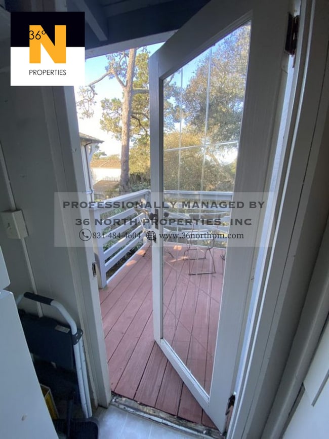 Building Photo - Cozy 2 bed 1 bath in Downtown Carmel minutes away from Carmel Beach