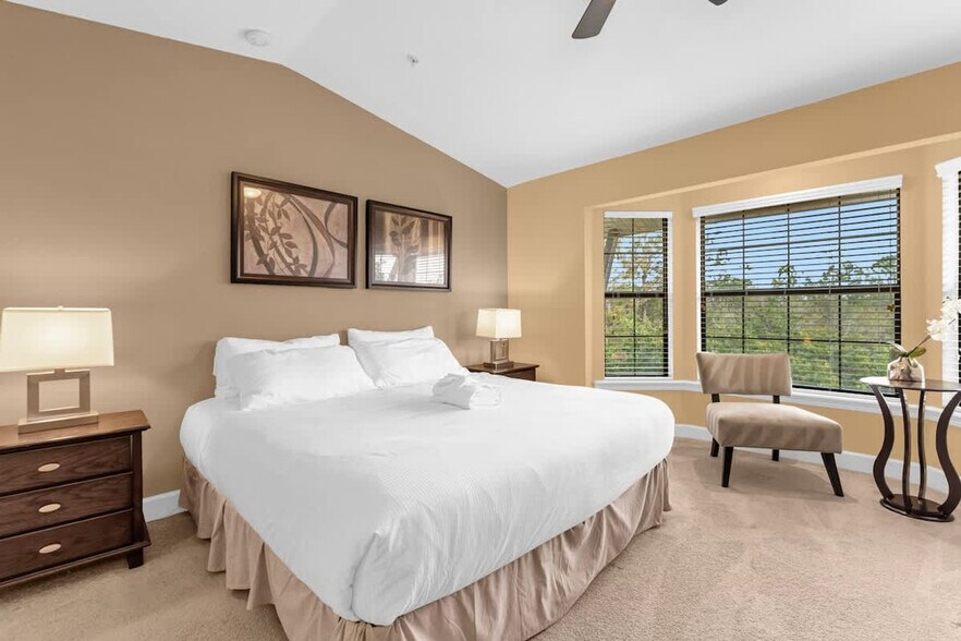 Building Photo - 14590 Damai Ln