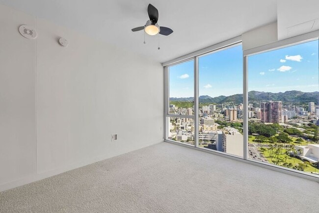 Building Photo - 888 Kapiolani Blvd