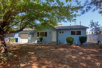 Building Photo - 3 Bedroom Redding Home Near Enterprise Park!