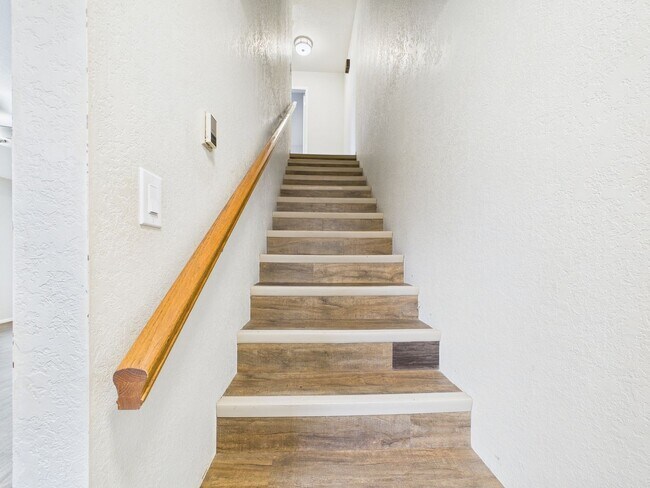 Building Photo - 107 Frederick Rd