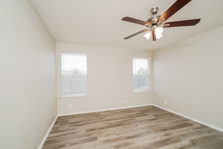 Building Photo - 15130 Cinnamon Teal