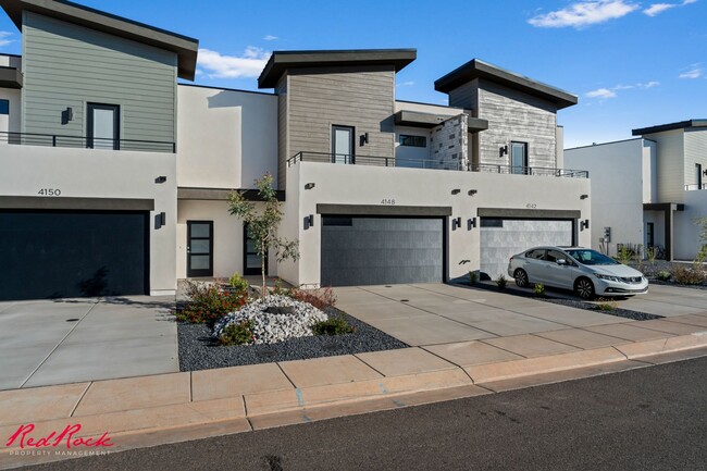 Building Photo - Brand New Townhome in Crimson Park! Stylis...